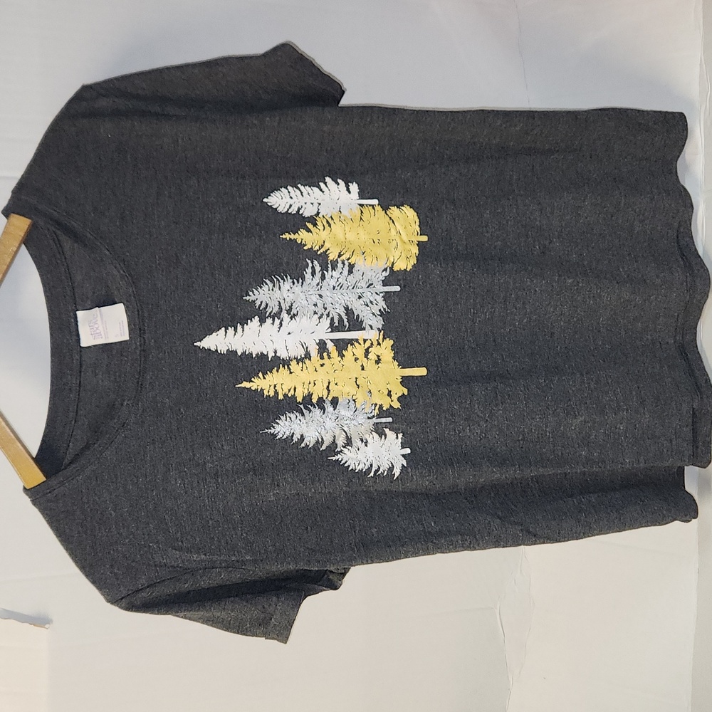 Stars Above Women's sz S tshirt